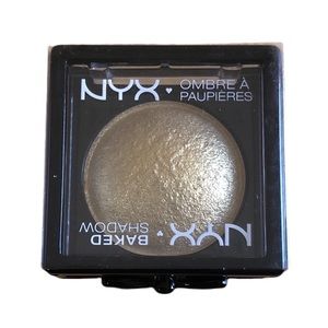 B2G2 NYX Baked Metallic Eyeshadow Ghetto Gold